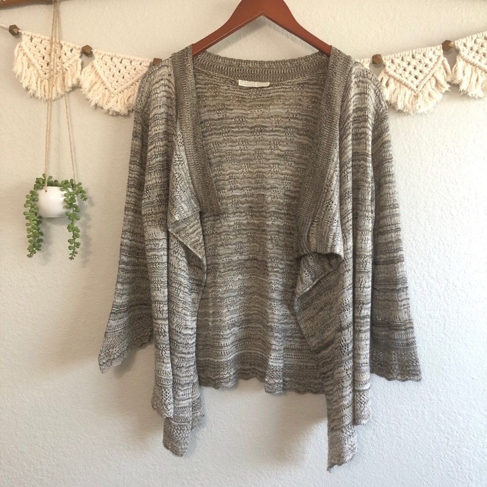 A Knitch Above - M - cardigan